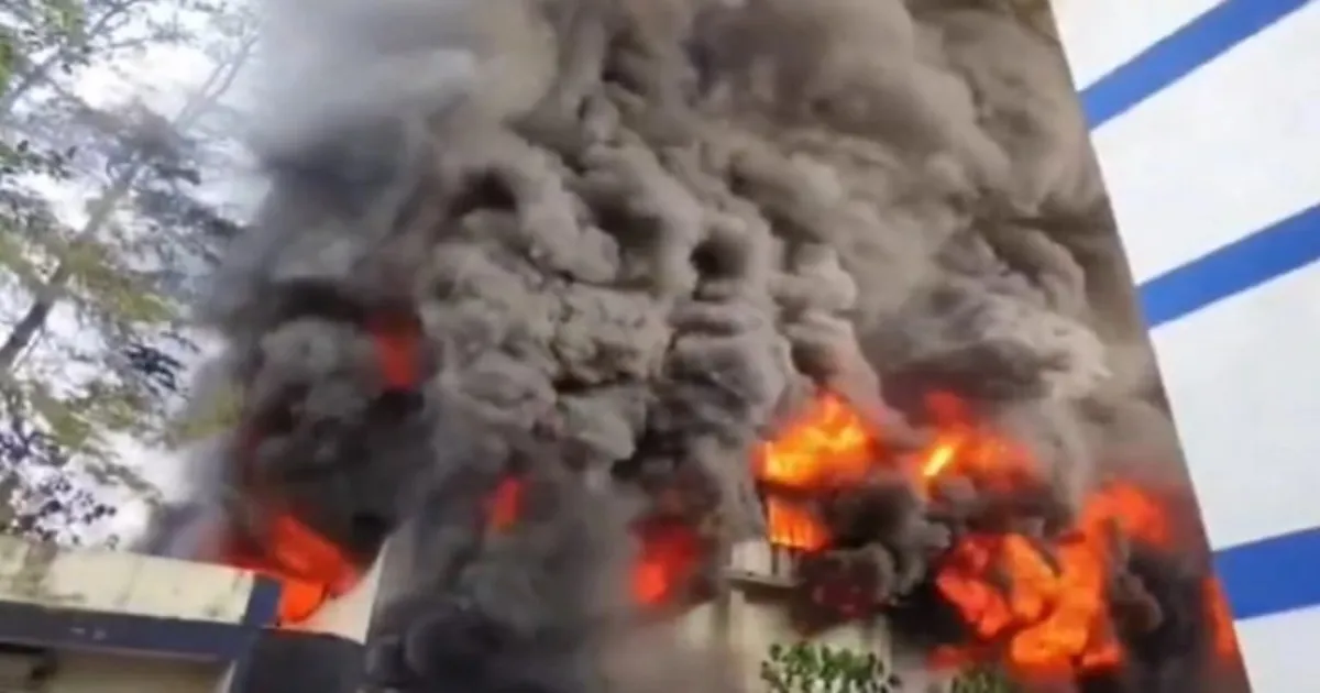 Breaking News: Huge Blaze Destroys Textile Factory in Bhiwandi, No Casualties Reported