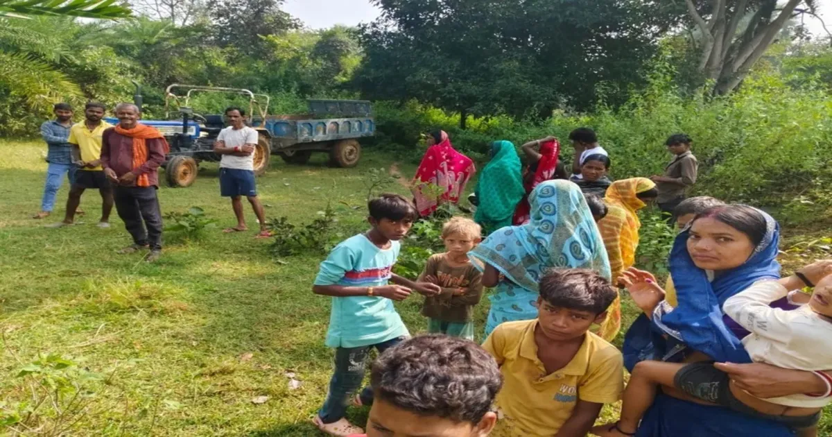 #BreakingNews: Beheaded Body of 17-Year-Old Girl Found in Dumka, Jharkhand