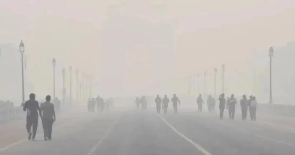 Delhi Suffocates as Air Quality Hits ‘Severe’ Category; IMD Issues Cold-Wave Alerts Across India