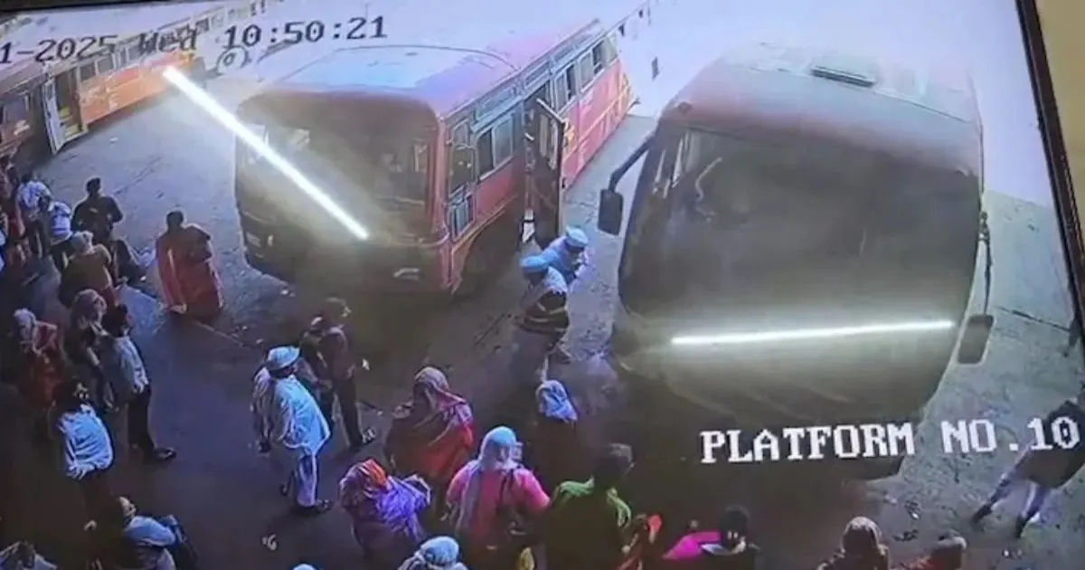 #BreakingNews: Nine-Year-Old Dies, Four Injured as MSRTC Bus With Brake Failure Rams Platform in Nashik