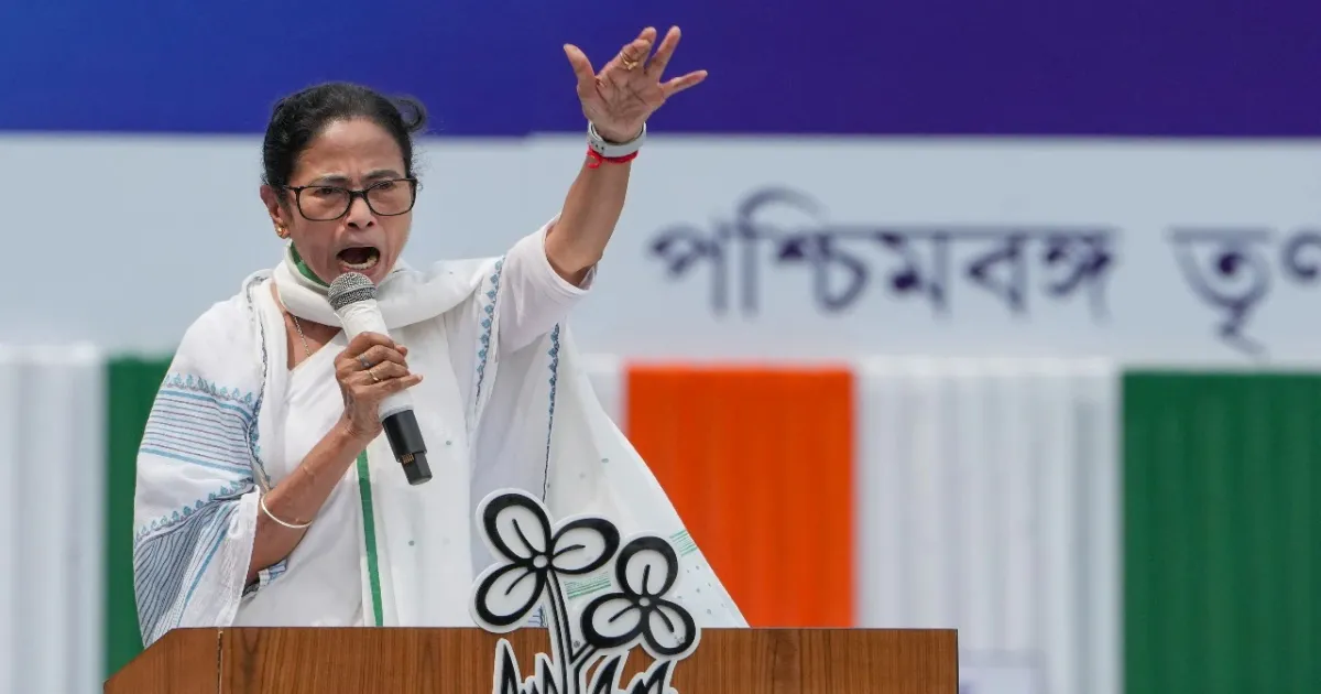 Mamata Banerjee Warns SIR Could Lead to NRC and Threaten Citizenship on Constitution Day