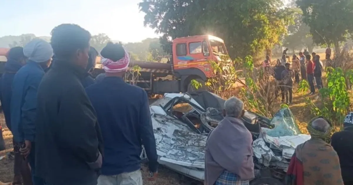 Chhattisgarh Highway: Five Dead Including Teen as Car Crushed in Jashpur Truck Collision