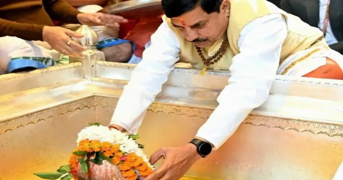 MP CM Mohan Yadav Visits Kashi Vishwanath, Credits PM Modi for Varanasi Transformation