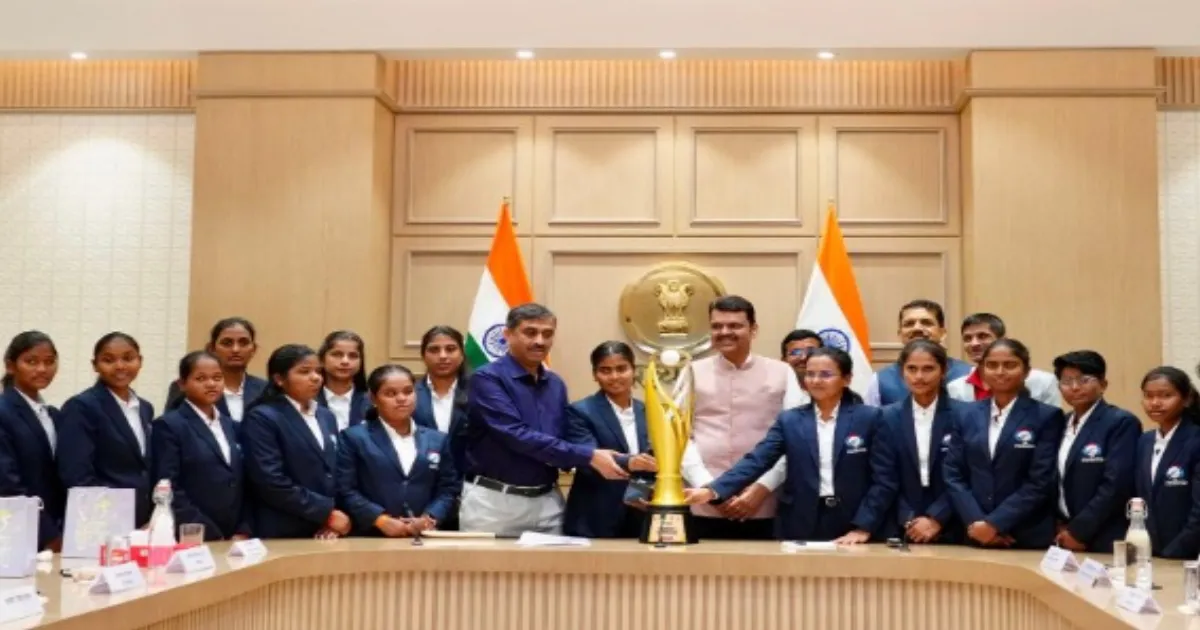Maharashtra CM Fadnavis Honours World Cup-Winning Blind Women's Cricket Team
