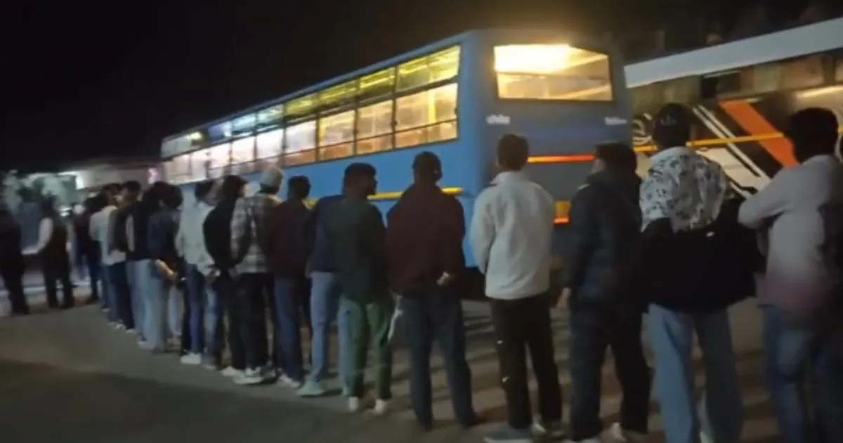 #JUSTIN: Over 100 Students Packed in 32-Sleeper Bus: Vehicle Seized in Rishikesh