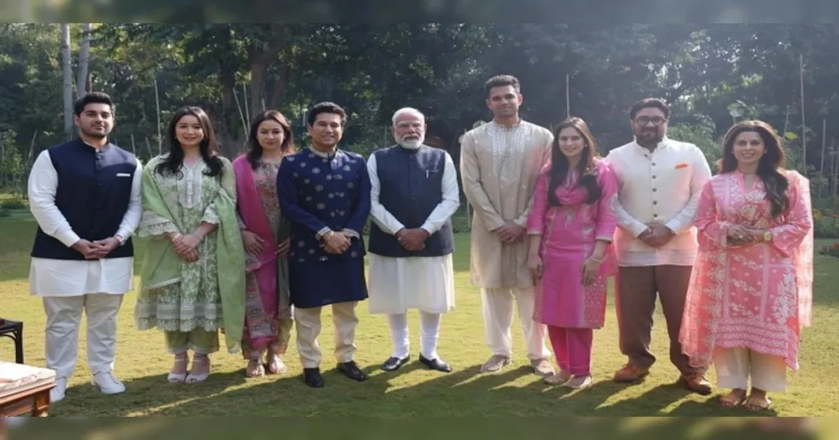 Sachin Tendulkar And Family Meet PM Modi to Invite Him to Arjun-Saaniya Wedding