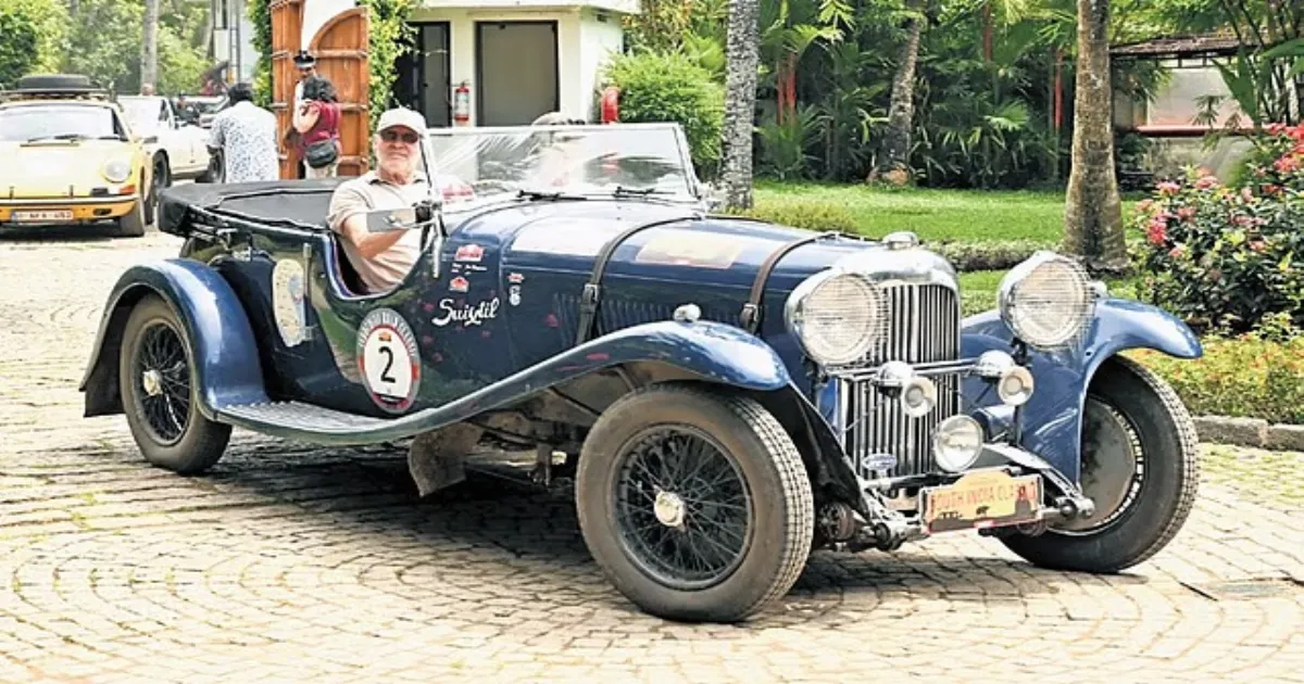 Two British Car Enthusiasts Reach Kerala On World Tour In Vintage Bentleys