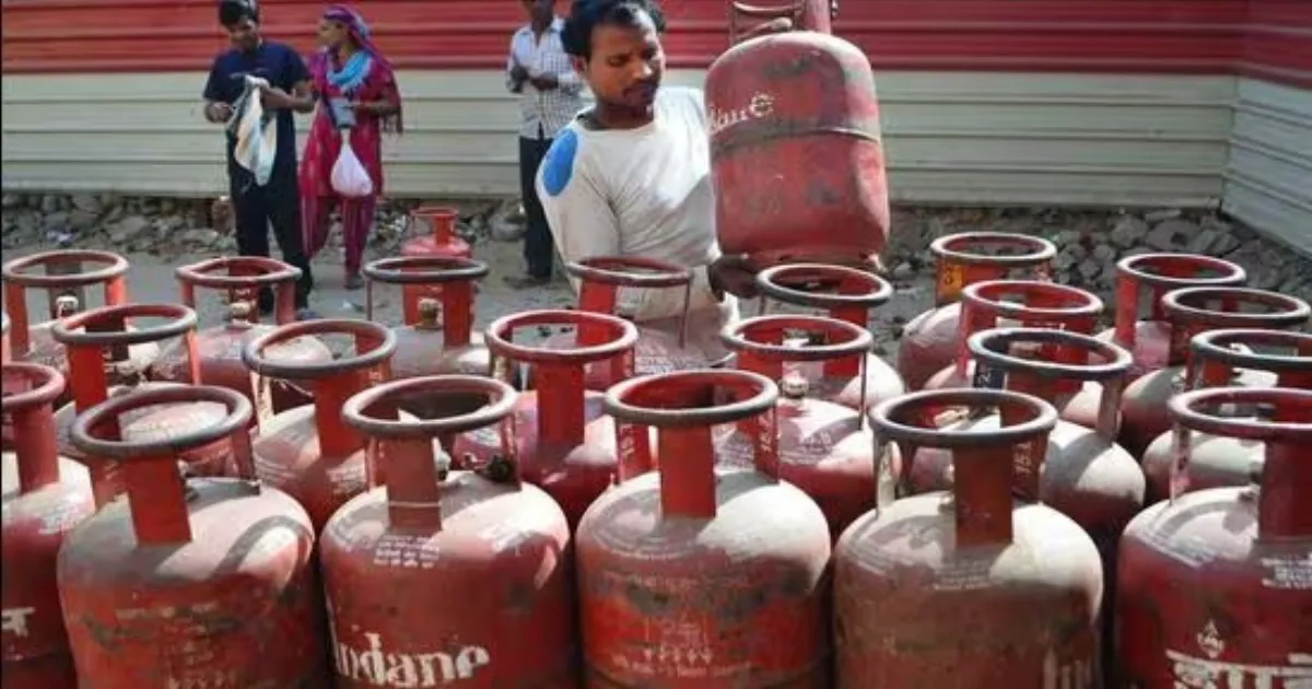 President Rolls Out 2 Free LPG Cylinders Annually for Delhi's Poor