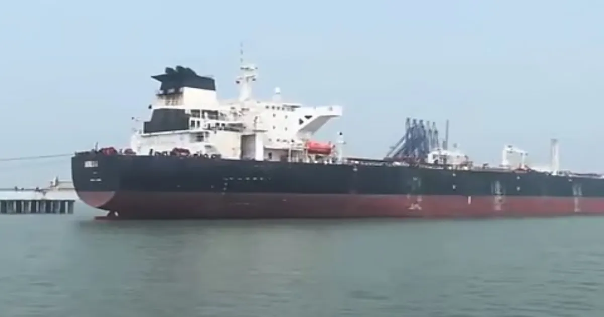 First Crude Tanker For India Docks in Mumbai After Navigating Strait of Hormuz