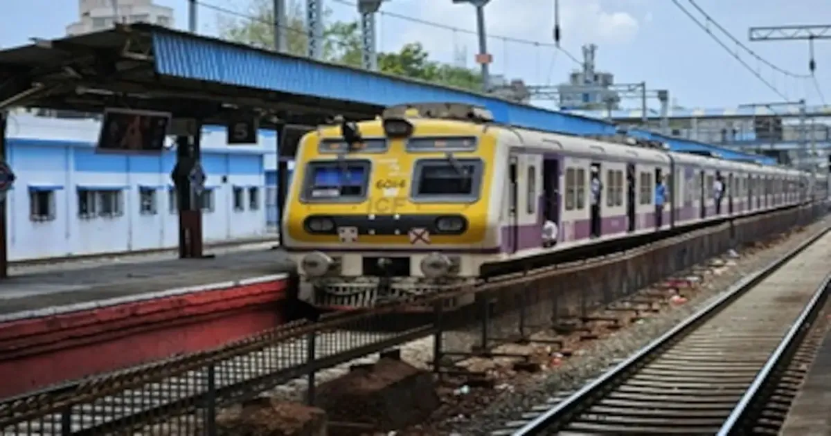 Mumbai Man Kills Wife After Argument By Pushing Her in Front of Local Train