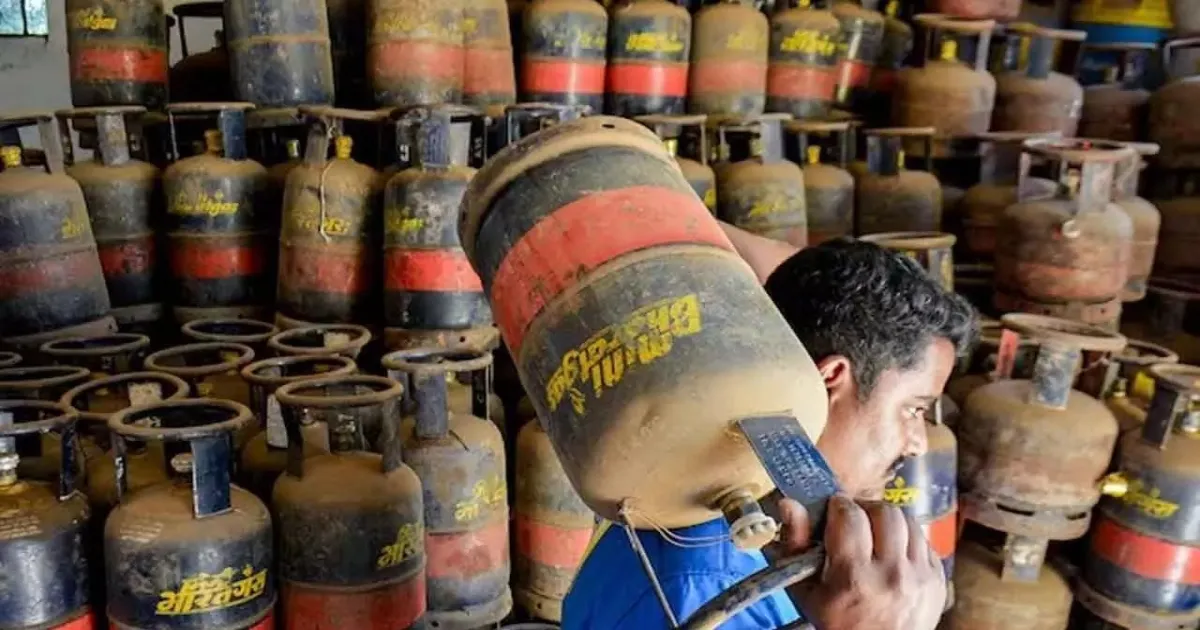 Karnataka Hotel Owner Dies by Suicide Over Debt, LPG Shortage