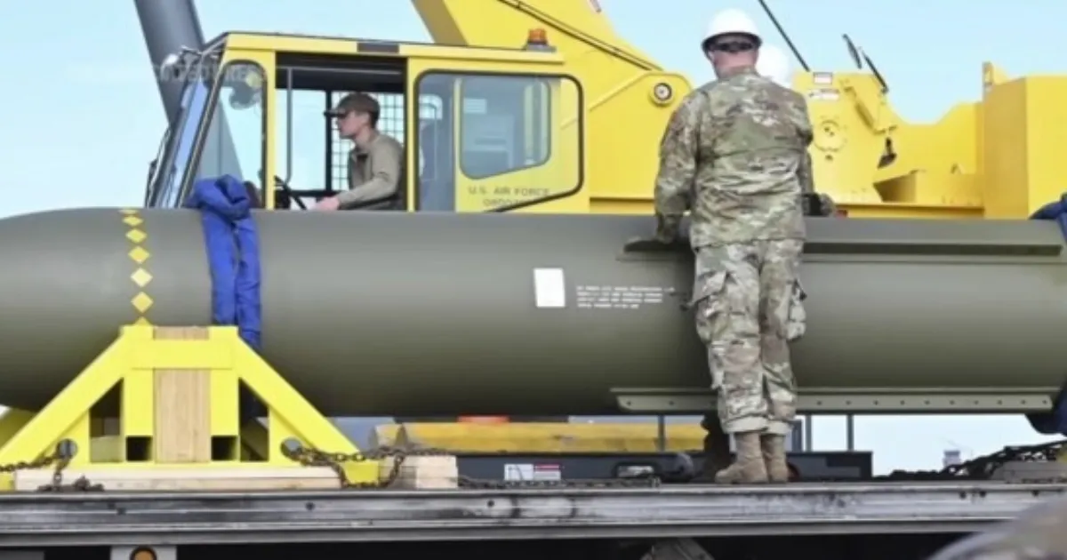 US Targets Ammunition Depot in Isfahan Using Bunker‑Buster Bombs