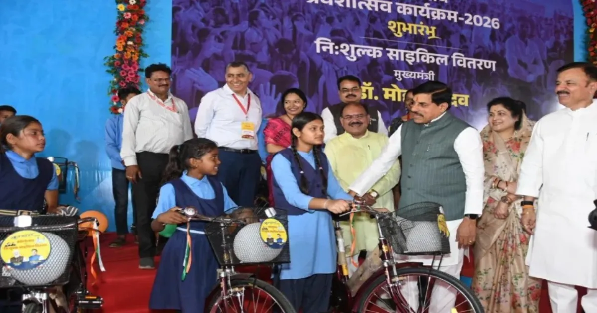 MP CM Launches ‘School Chalen Hum’, Students Flock Back to Government Schools