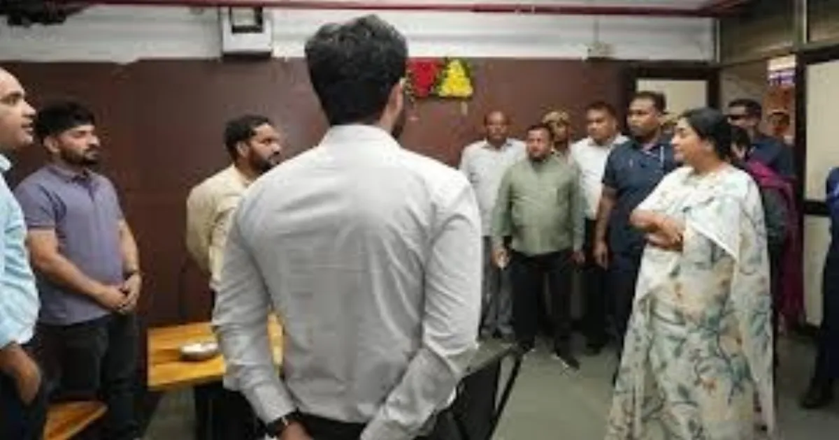 Rekha Gupta Orders Transfer Of 162 Officials After Surprise GST Inspection