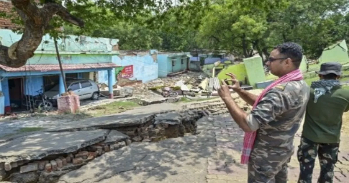 Land Subsidence In Dhanbad Destroys 21 Houses, Injures Five As Evacuations Begin