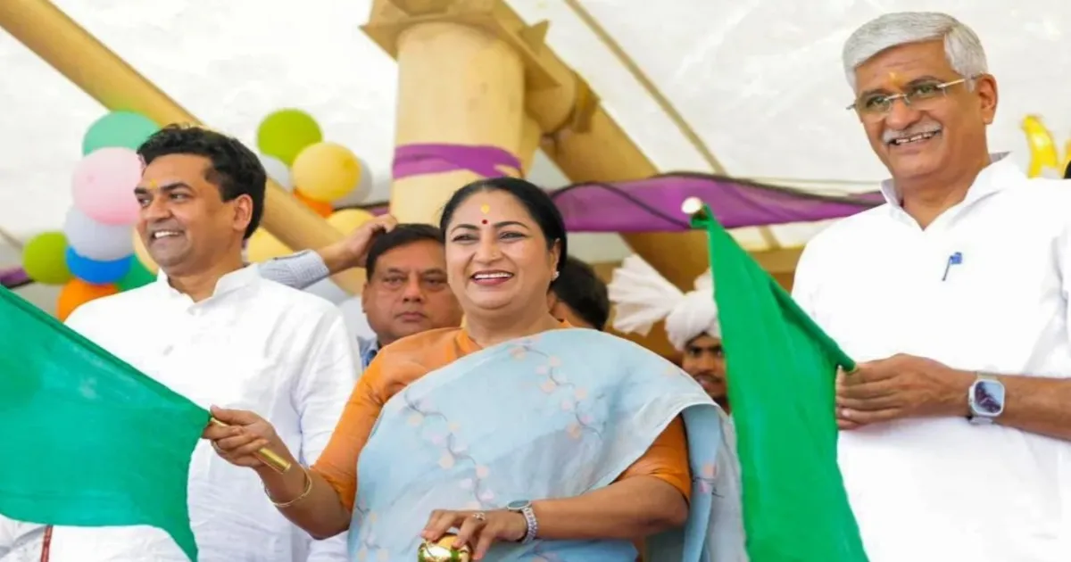 Delhi CM Launches Somnath Swabhiman Parv Yatra With 1,400 Devotees To Gujarat