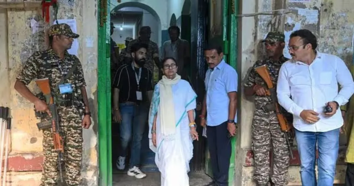 Mamata Banerjee Visits Strongroom As Trinamool Raises Concerns Over EVM Security
