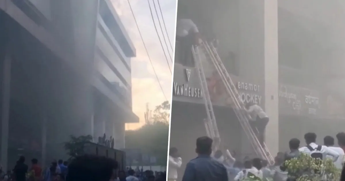 #JUSTIN: Star Mall In Nashik Catches Fire, Patients From Nearby Hospital Moved