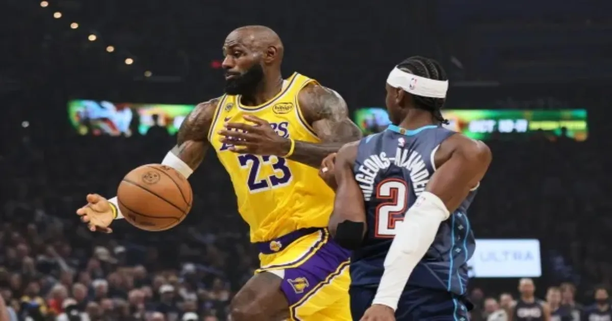 LeBron James, Lakers Crumble Again As Thunder Punish Second-Half Errors
