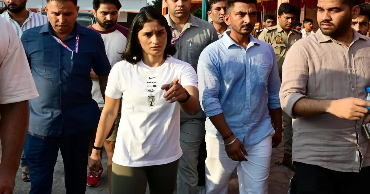 Delhi High Court Criticises WFI Over Vinesh Phogat Trials Ban, Orders Panel Formation