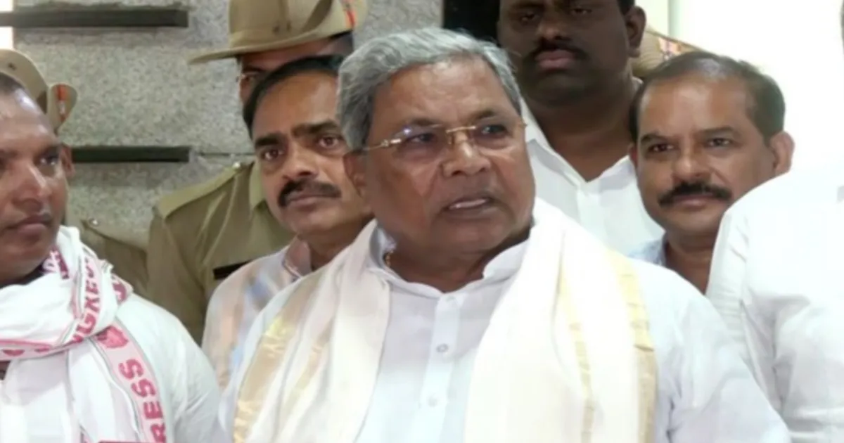 Siddaramaiah Meets Congress Leadership In Delhi Amid Karnataka Political Discussions