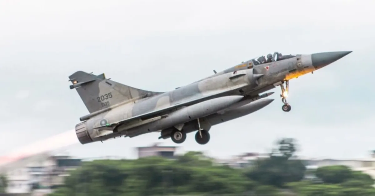 Taiwan Tracks Second Chinese Combat Patrol, Deploys Jets And Warships