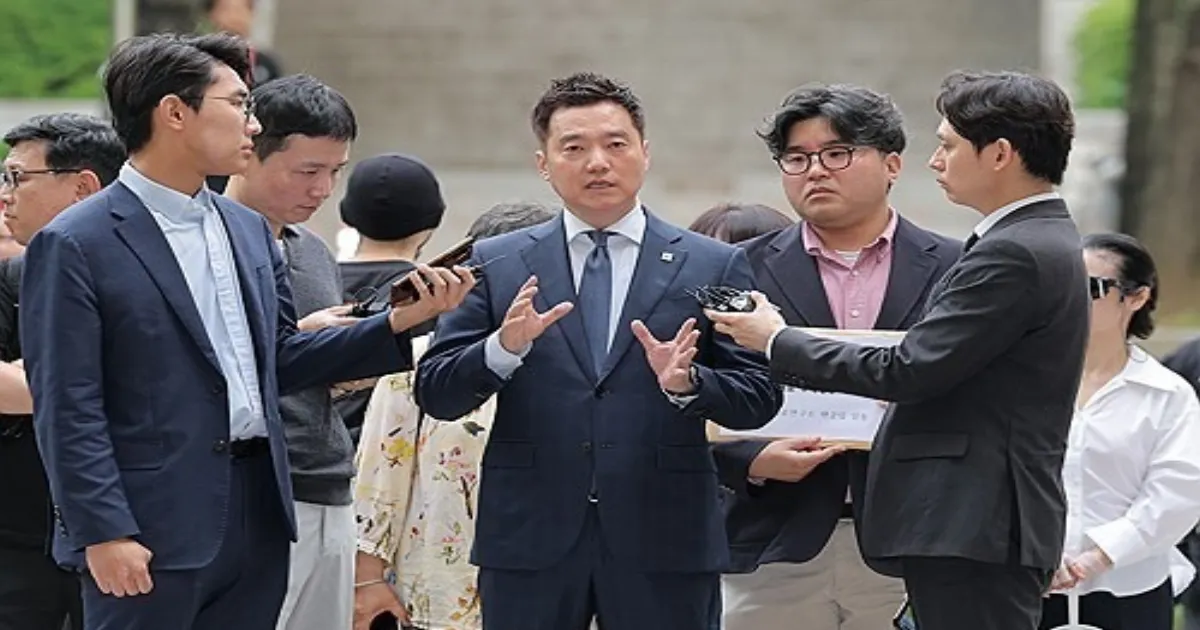 Police Arrest YouTuber Kim Se-ui In Kim Soo-hyun Scandal Case Involving AI Evidence