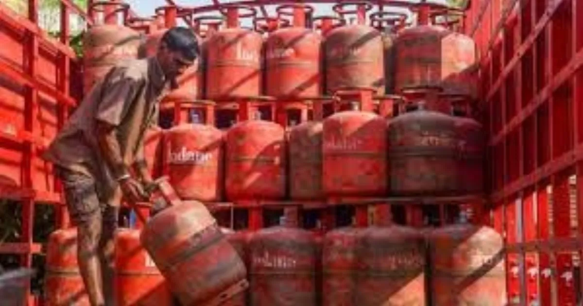 Commercial LPG Cylinder Prices Hiked In Delhi, Kolkata By Up To Rs 53.5