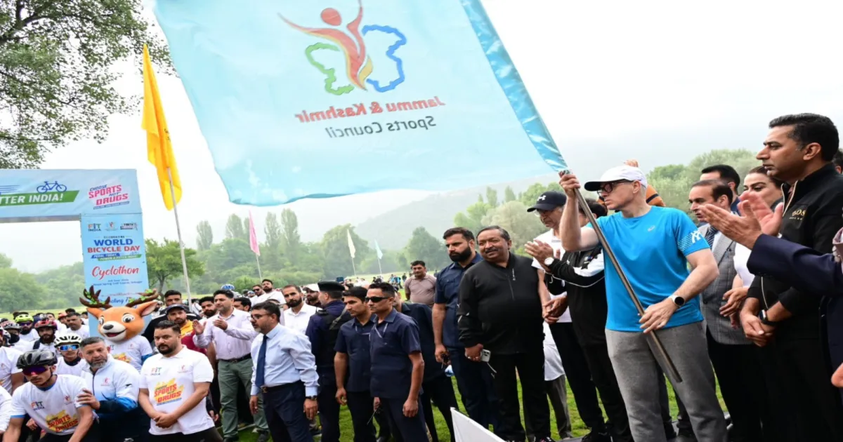 Jammu And Kashmir CM Flags Off Cyclothon In Srinagar On World Bicycle Day