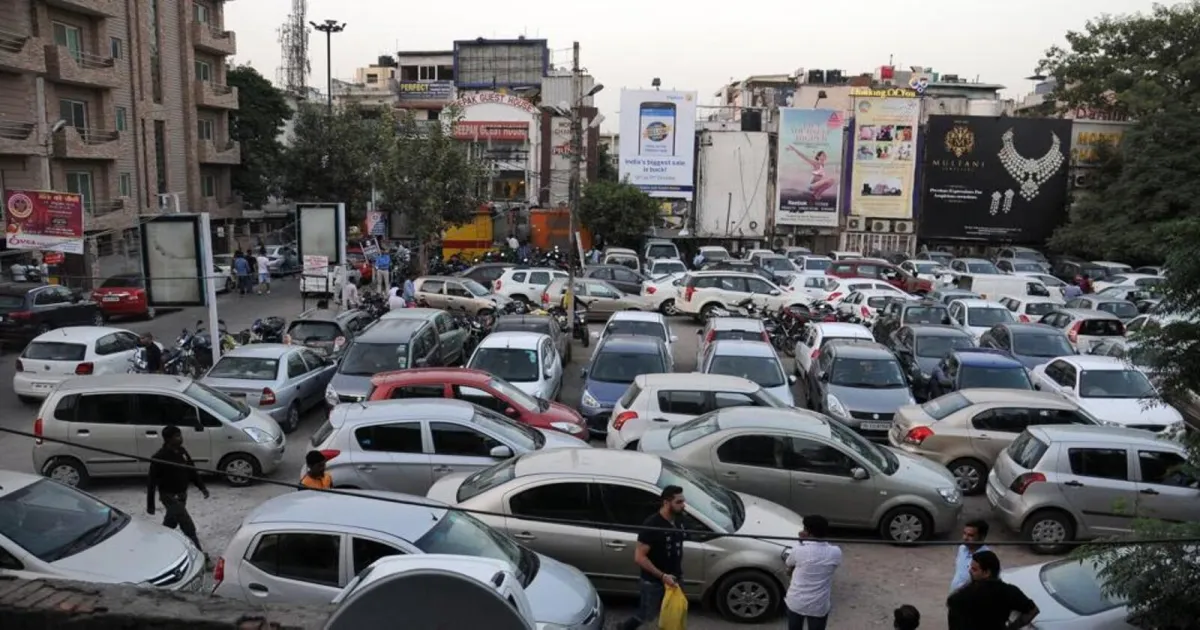 Delhi Police And MCD Begin Drive Against Illegal Parking Across City