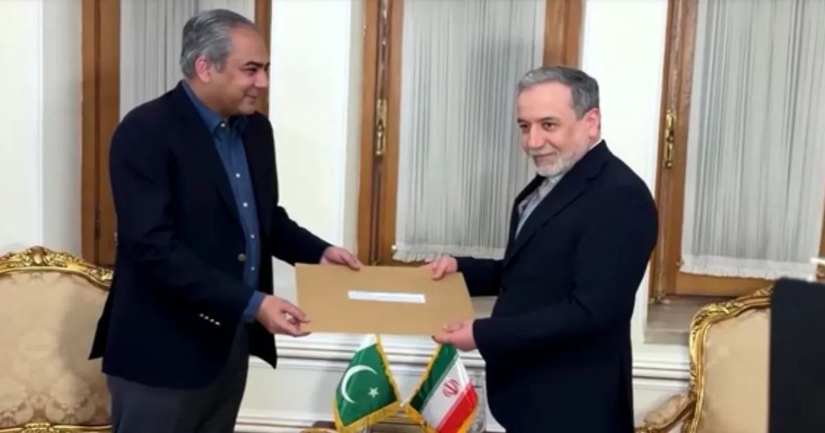Pakistan Minister Delivers Special Message To Iran FM Abbas Araghchi In Tehran