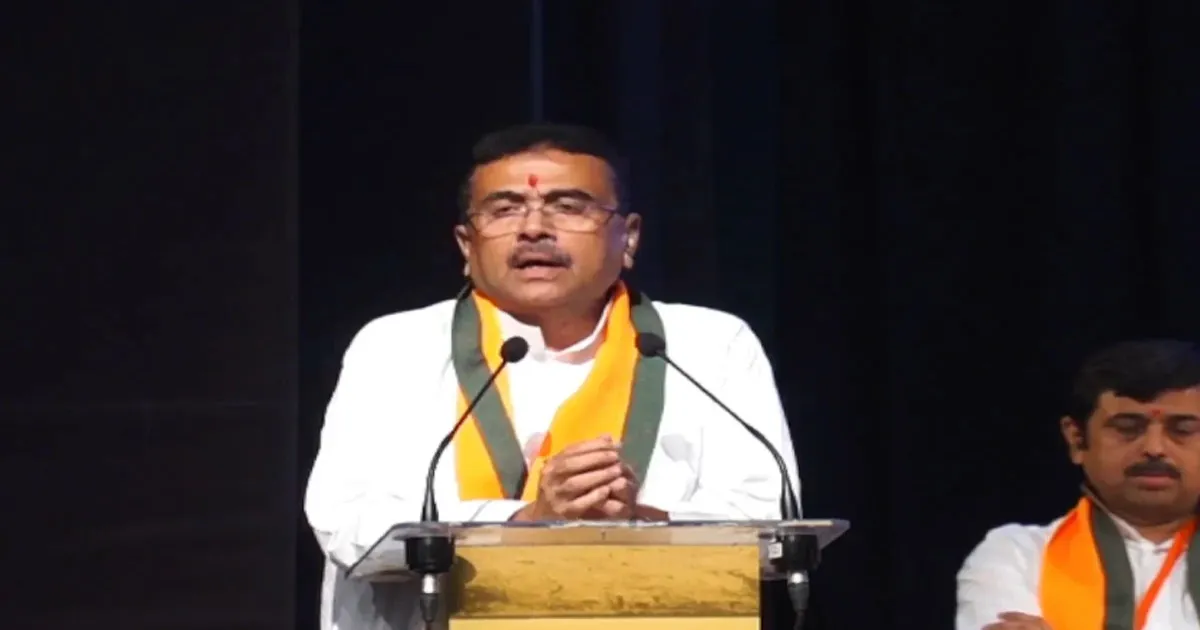 16 TMC MPs Led By Sukhendu Ray And Kakoli Dastidar Meet Suvendu Adhikari