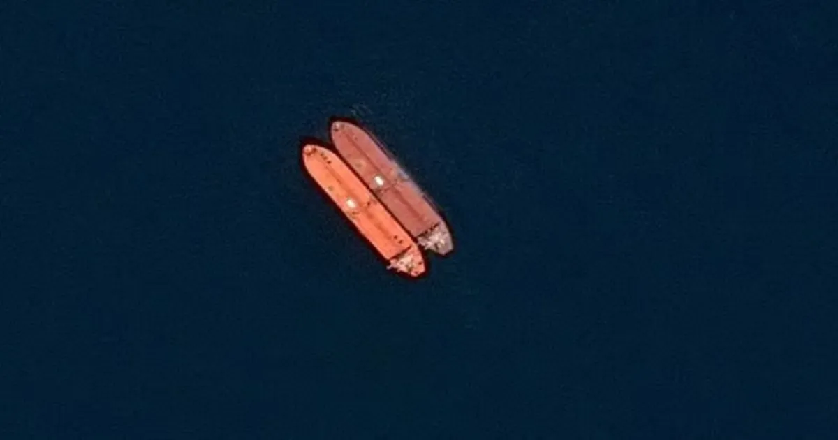 US Reportedly Uses Ship-To-Ship Oil Transfers Near Hormuz Edge