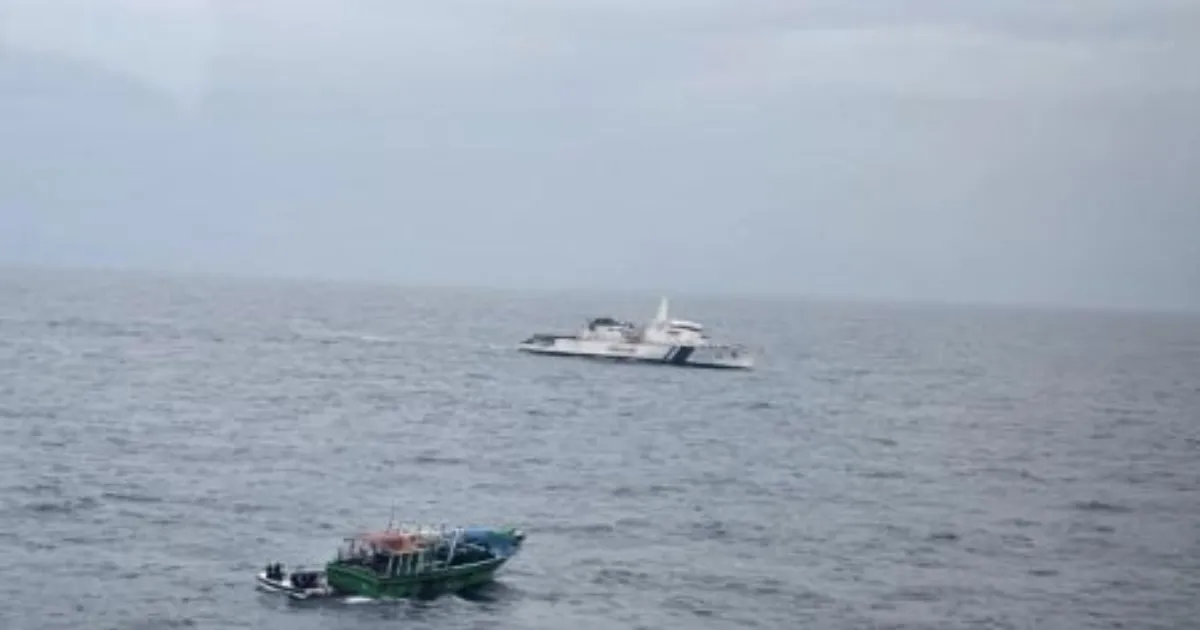 Six Fishermen Missing After Boat Capsizes Off Visakhapatnam Coast, Search Underway
