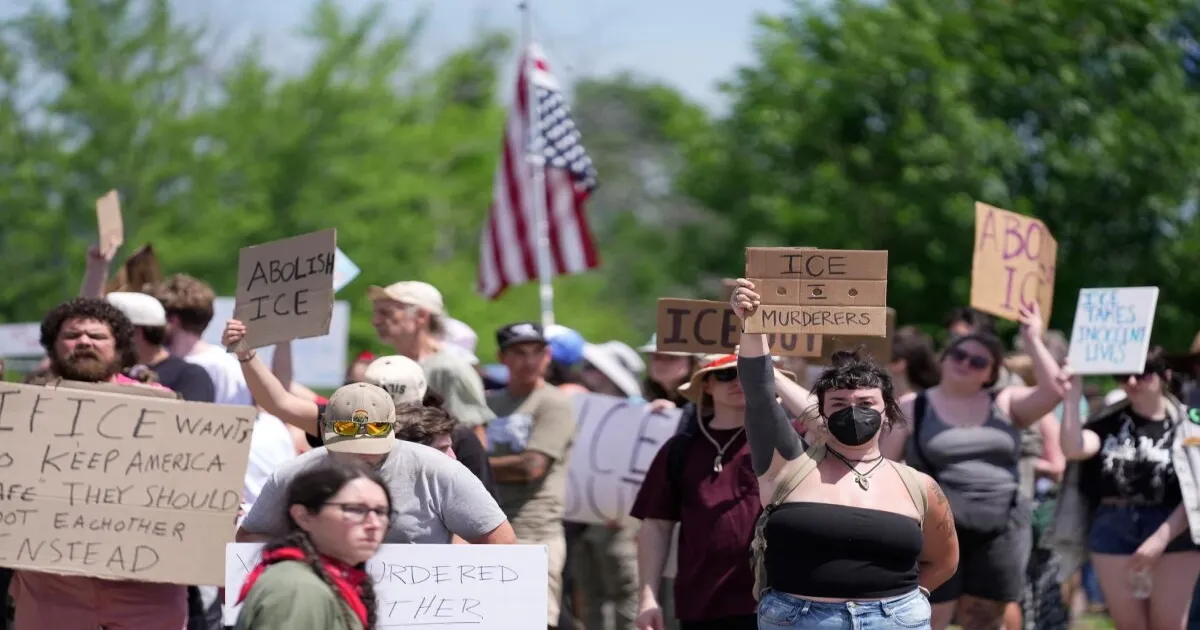 ICE Ordered To Suspend Most Vehicle Stops Following Two Fatal Shootings Under Trump