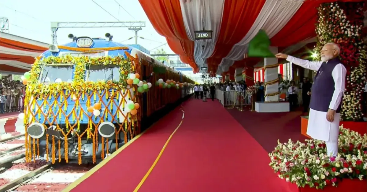 PM Modi Unveils India's First Hydrogen Train, Announces Rs 15,000 Crore Projects