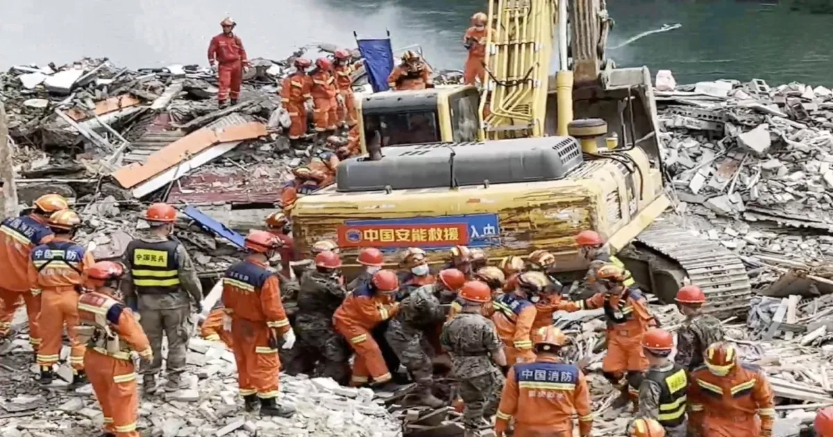 Chongqing Landslide Kills 8, Leaves 34 Missing As Rescue Operations Continue In China