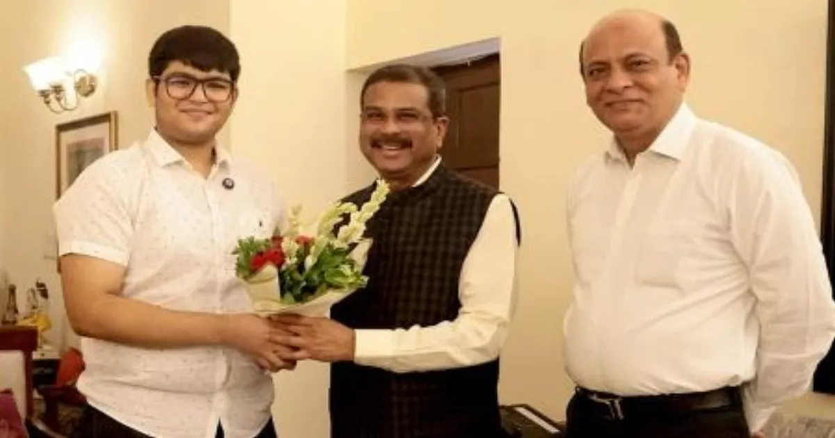 NEET UG Rank 2 Holder Prioritised Books Over Joining CJP Jantar Mantar Protest