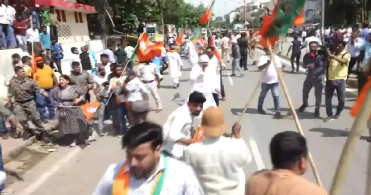 BJP And Congress Workers Clash During Protest In Patna, Police Control Situation