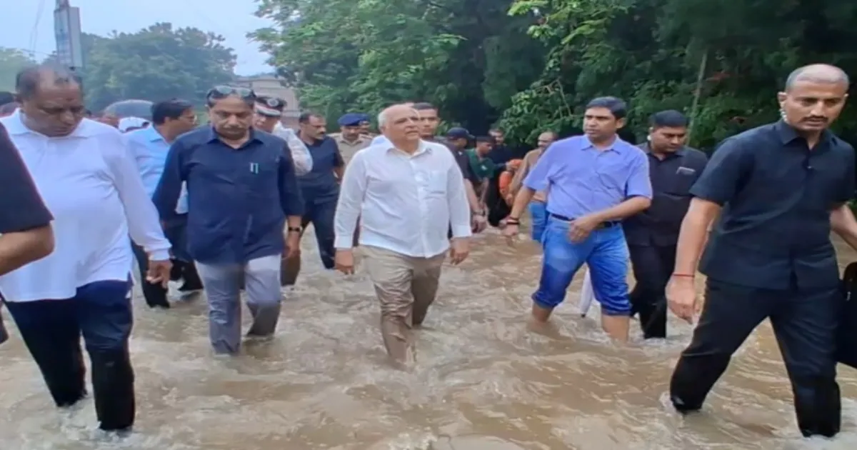 Gujarat CM Reviews Flood Situation In Ahmedabad, Speeds Up Relief Work