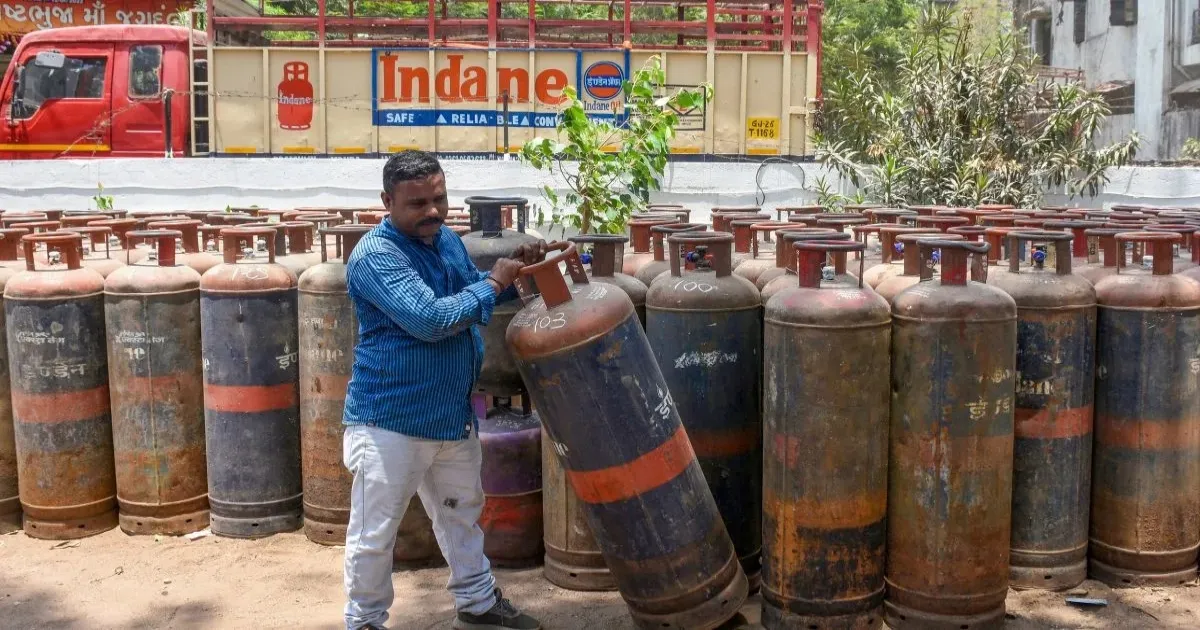 Commercial LPG Becomes Cheaper As Oil Firms Announce Fresh Price Cut For Cylinders