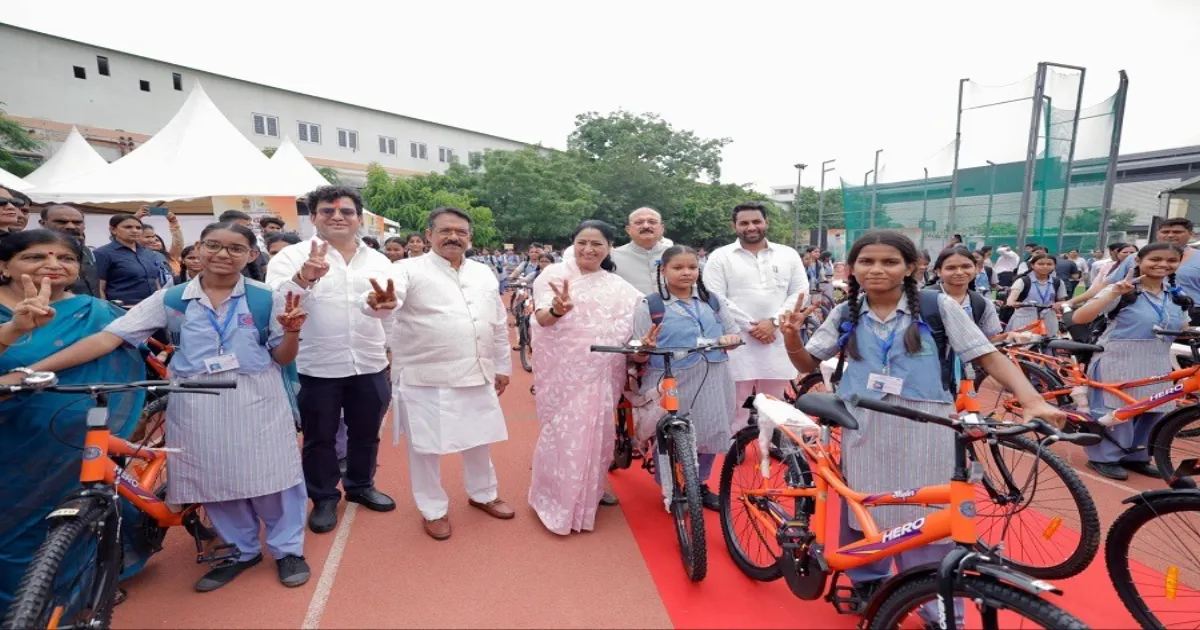 Delhi Government Launches Vidya Vahini Scheme For Girl Students’ School Commute