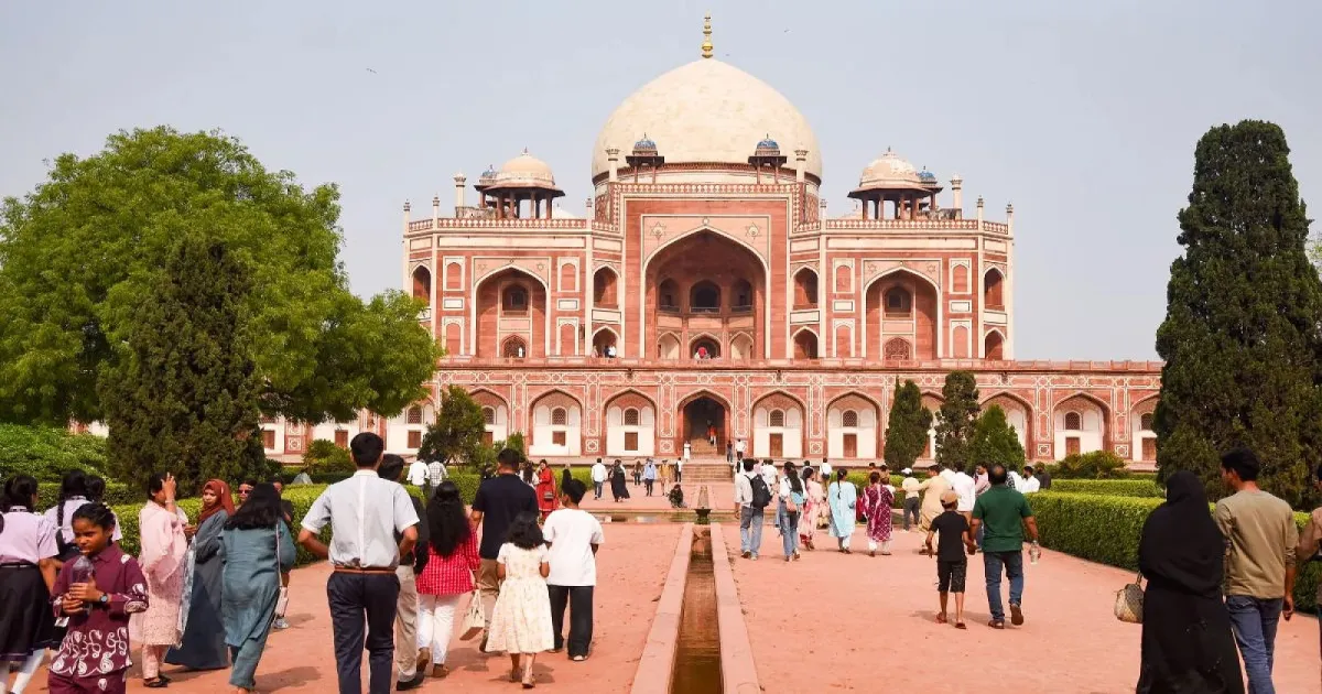 IIT Study Reveals Air Pollution Is Damaging Humayun's Tomb Structure Rapidly