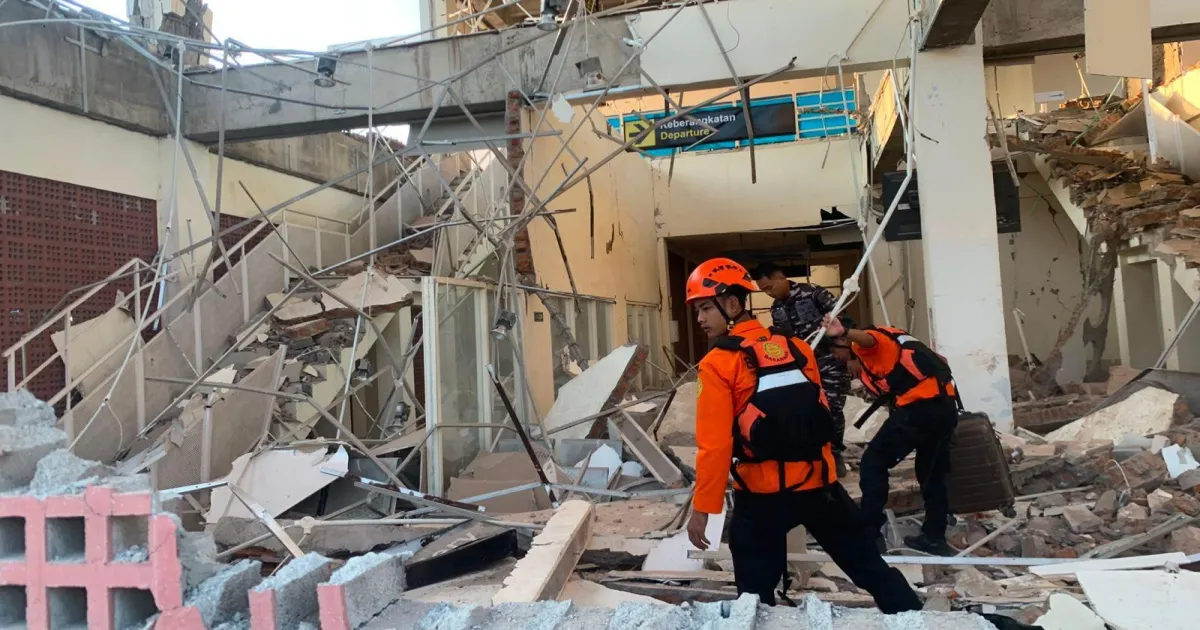 Indonesia Hit By 7.7-Magnitude Earthquake, Two Dead, Tsunami Warning Lifted