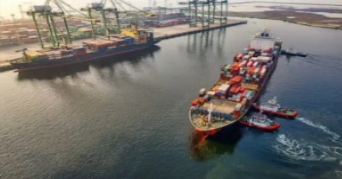 UAE Halts Trade And Financial Transactions With Iran Following Missile Incident