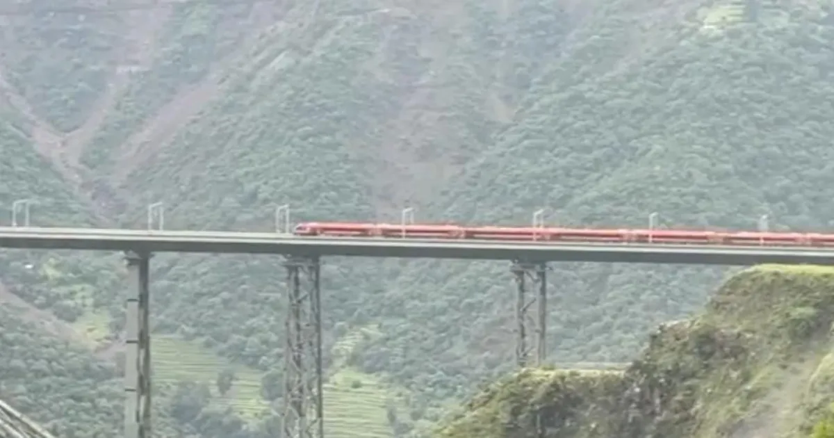 Vande Bharat Train Speeds Across World’s Highest Railway Bridge At Nearly 100 Kmph