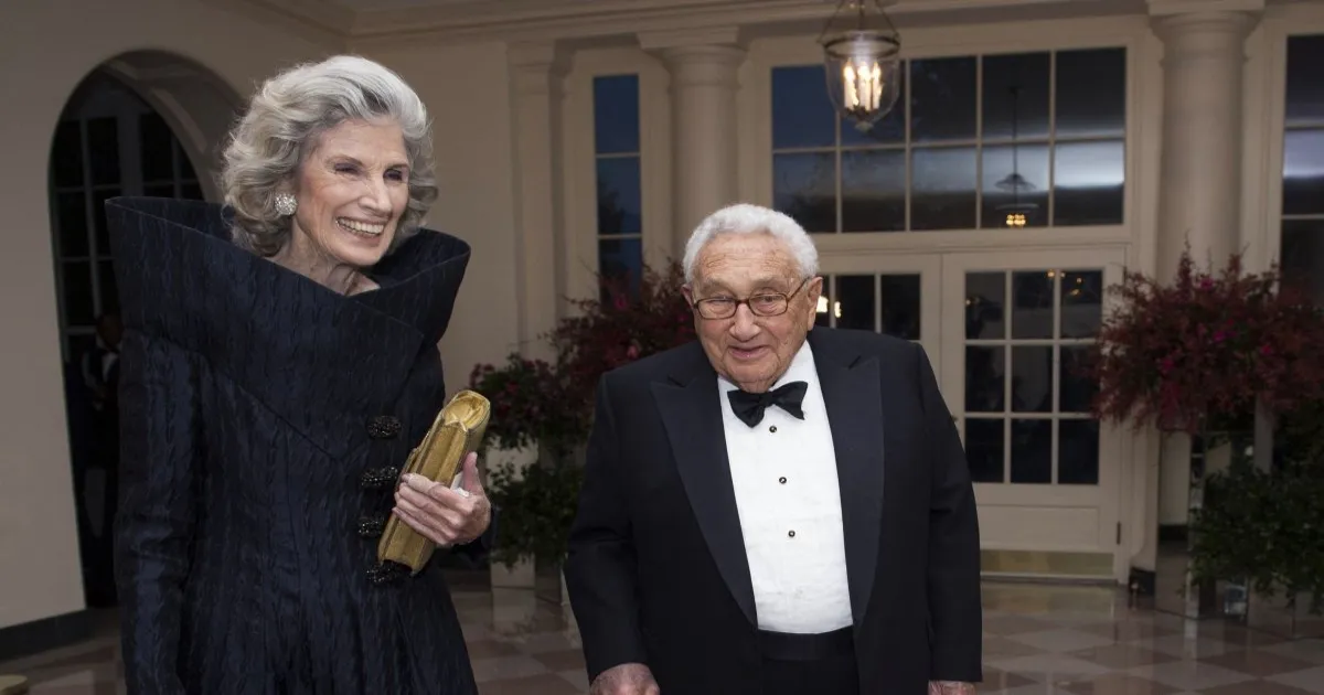 Nancy Kissinger, Diplomat Henry Kissinger’s Wife, Dies At 92 After Years In Public Life