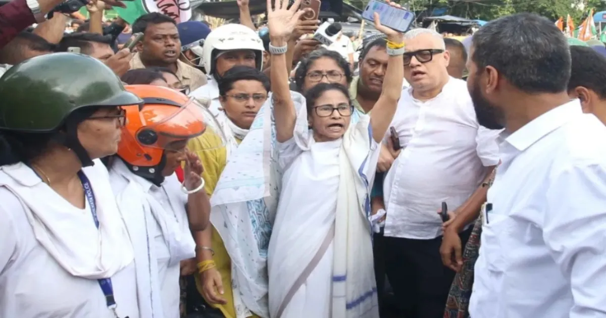 FIR Filed Against Mamata Banerjee Over Alleged High Court Order Violation During Kolkata Rally