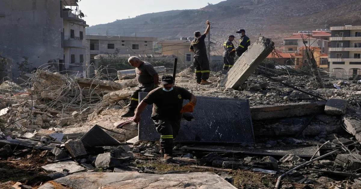  Israel Escalates Southern Lebanon Bombardment As Airstrikes Kill 11 In Kfar Rumman