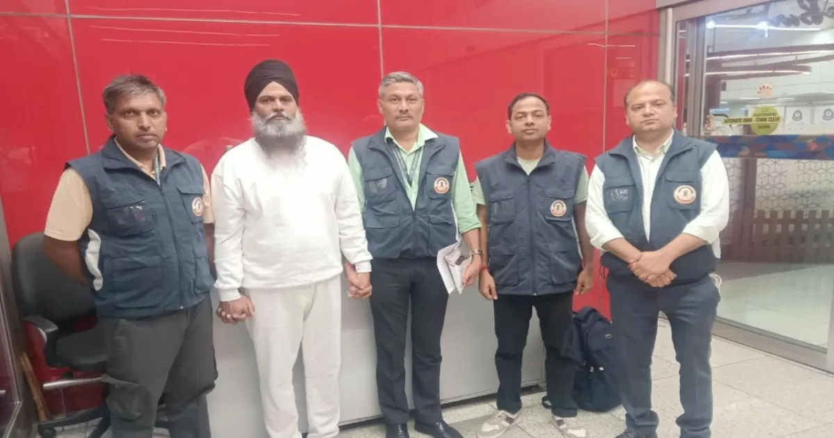 #BreakingNews: Harnek Singh Brought Back From US By CBI After 13 Years
